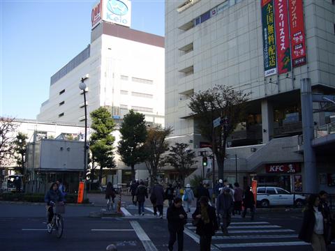 聖蹟桜ヶ丘駅前交差点写真画像
