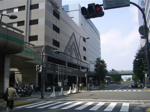 ファーレ立川交差点写真画像