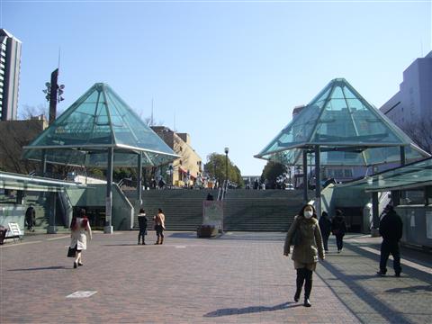 小田急・京王多摩センター駅南口前写真画像