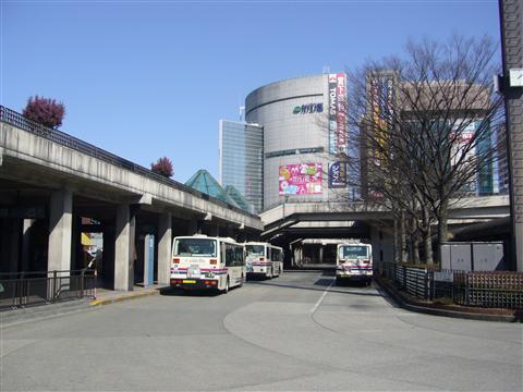 小田急・京王多摩センター駅南口前写真画像