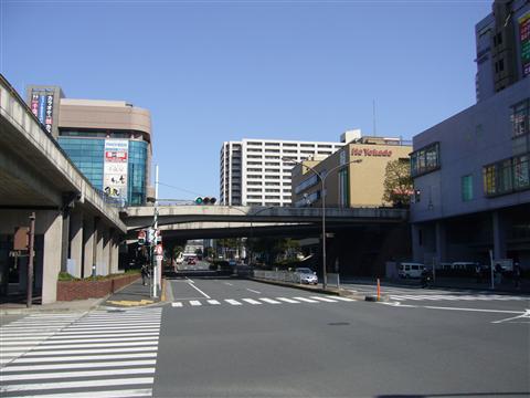 小田急・京王多摩センター駅南口前写真画像