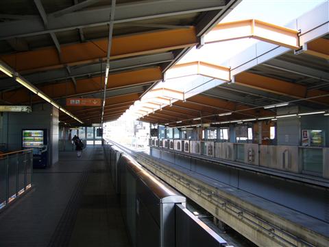 多摩モノレール多摩センター駅写真画像