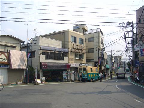 京王多磨霊園駅前写真画像