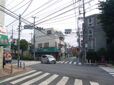 京王多磨霊園駅前写真画像
