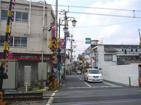 多磨霊園駅北交差点写真画像