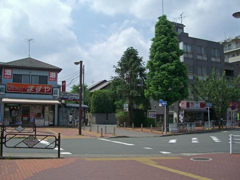 京王飛田給駅北口前写真画像