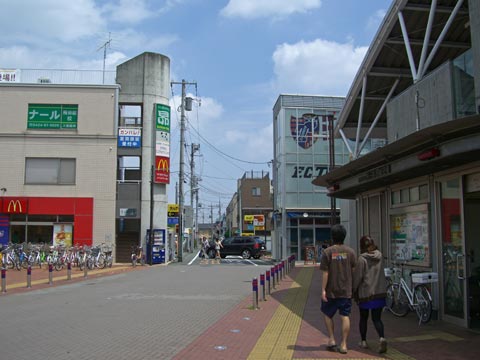 京王飛田給駅北口前写真画像