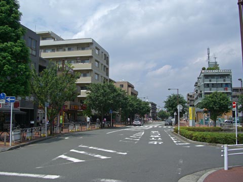 京王飛田給駅北口前写真画像