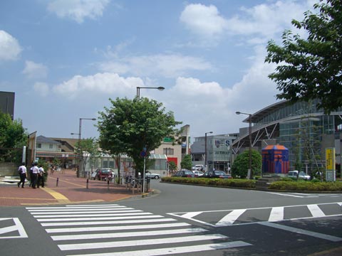 京王飛田給駅北口前写真画像