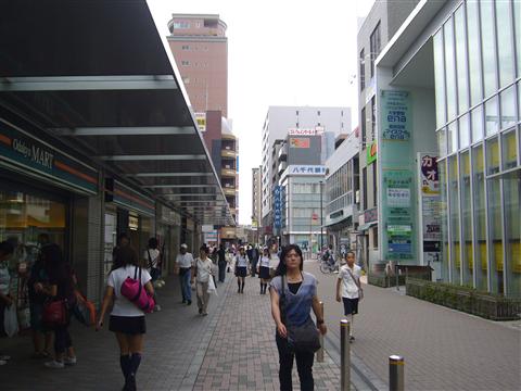 小田急鶴川駅前写真画像