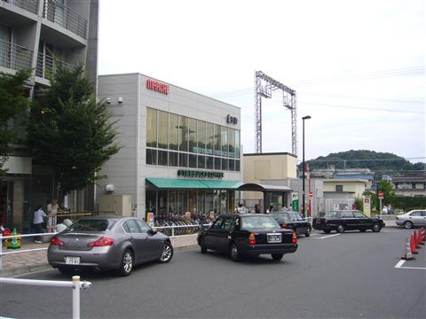 小田急鶴川駅前写真画像