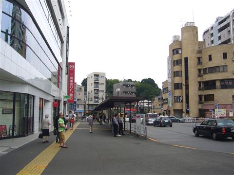 小田急鶴川駅前写真画像