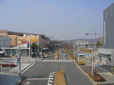 若葉台駅前交差点写真画像