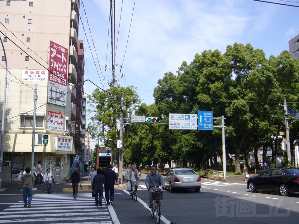 弥生町五丁目交差点