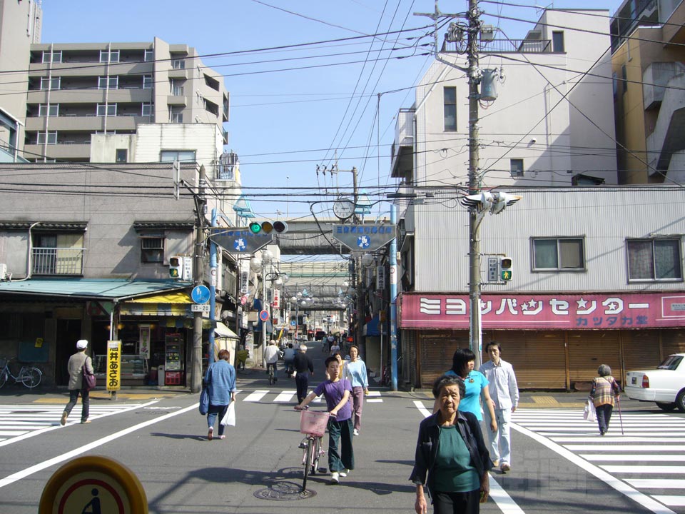 よこはまばし入口交差点