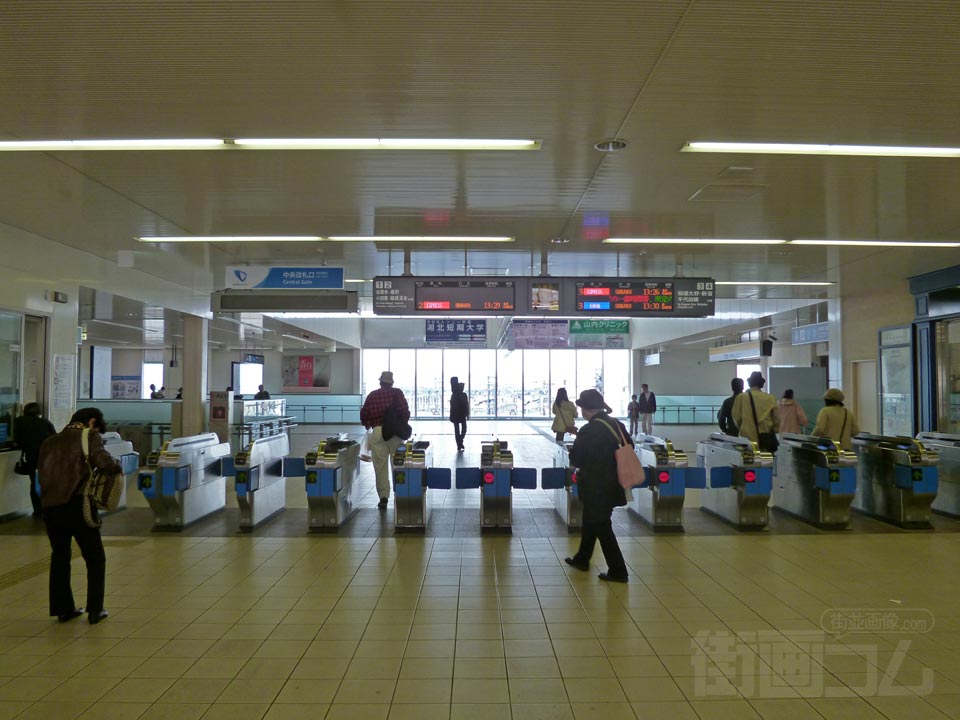 小田急海老名駅改札口