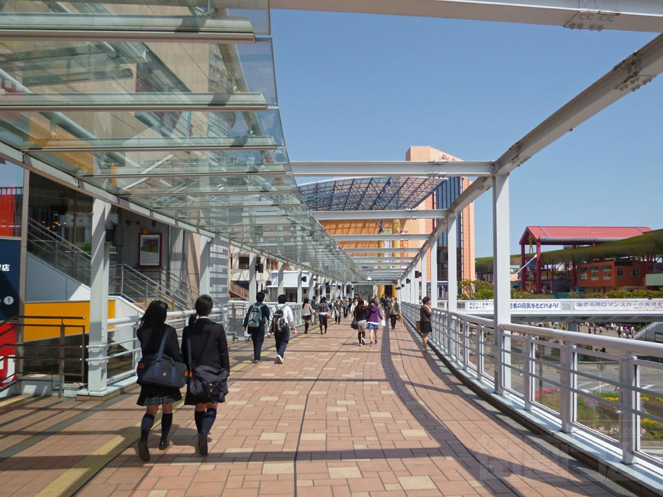 小田急・相鉄海老名駅東口前