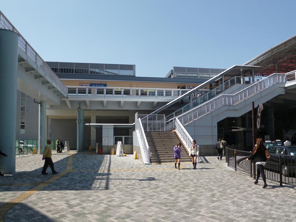 小田急・相鉄海老名駅東口前