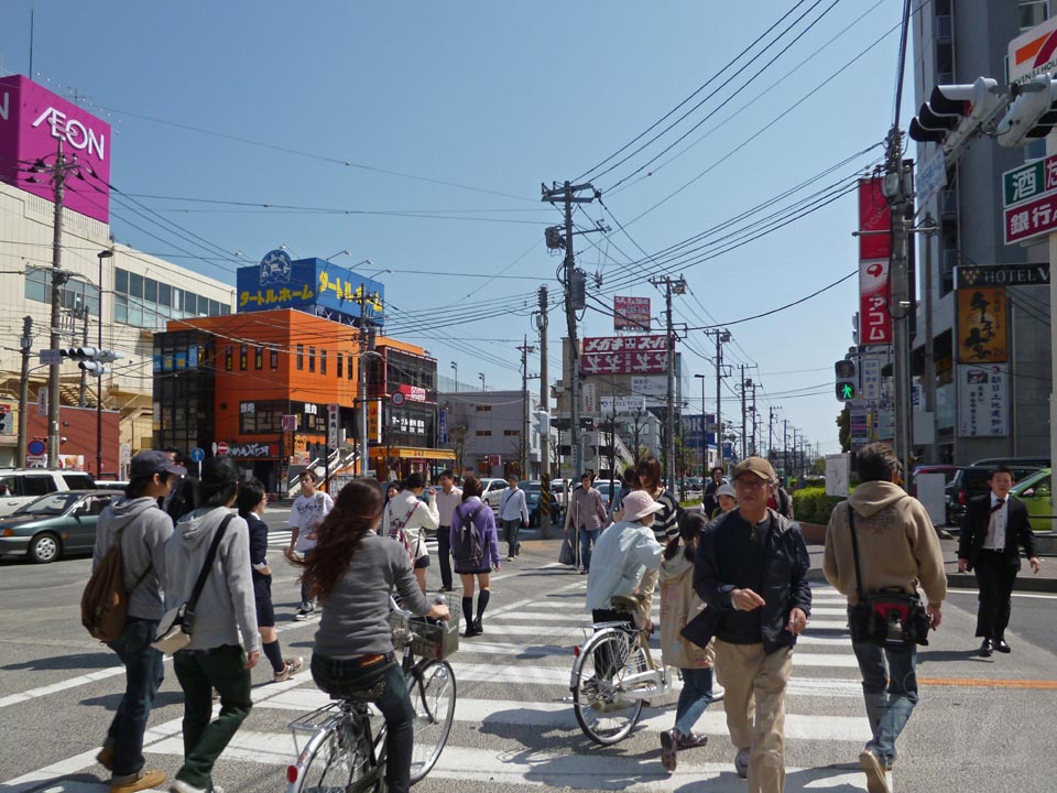海老名駅入口交差点