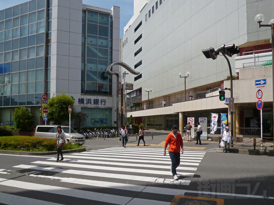 JR・小田急藤沢駅北口前