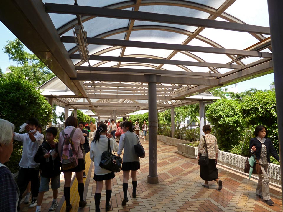 小田急・JR藤沢駅南口前