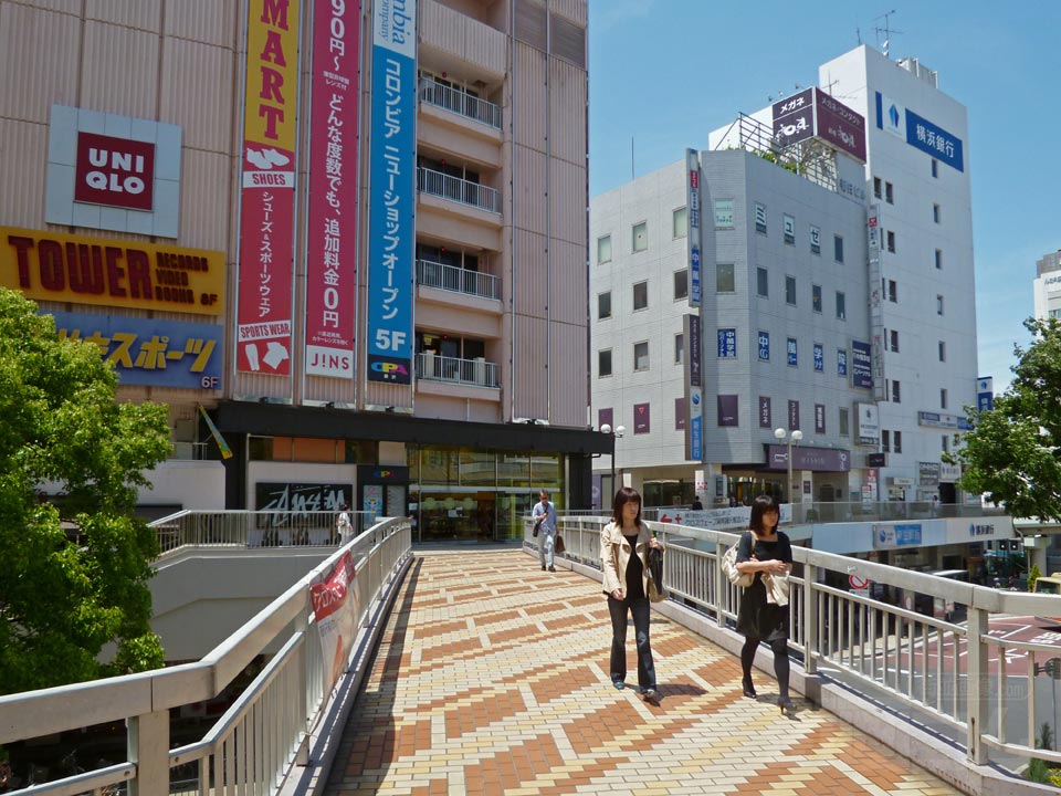 小田急・JR藤沢駅南口前