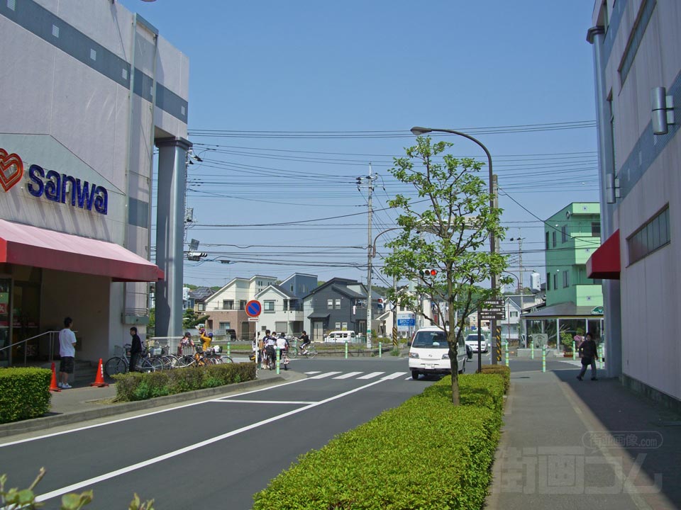 新中丸橋交差点