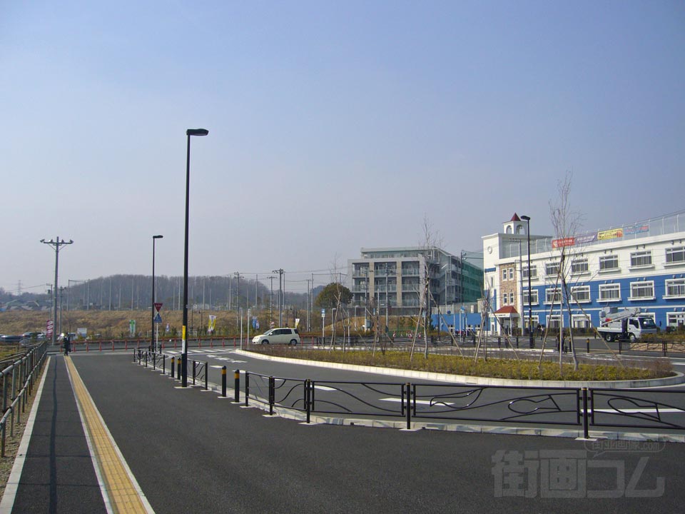 小田急はるひ野駅南口前写真画像