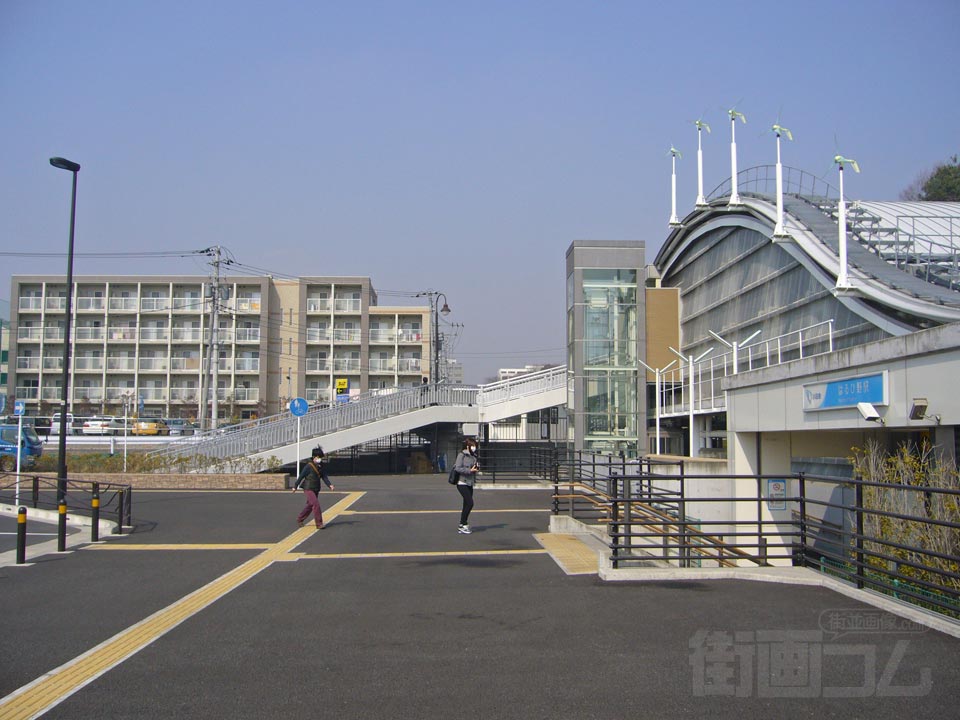 小田急はるひ野駅南口前写真画像