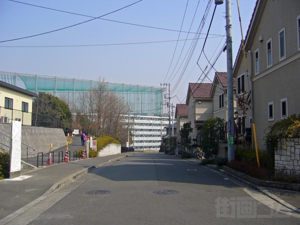 小田急はるひ野駅北口前写真画像
