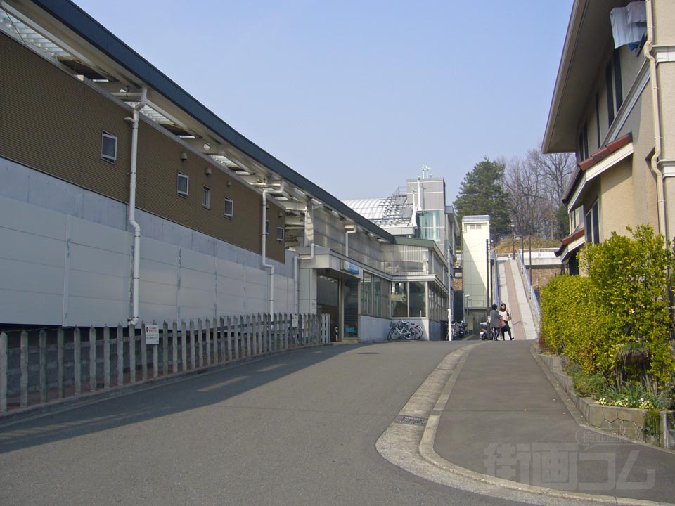 小田急はるひ野駅北口前写真画像