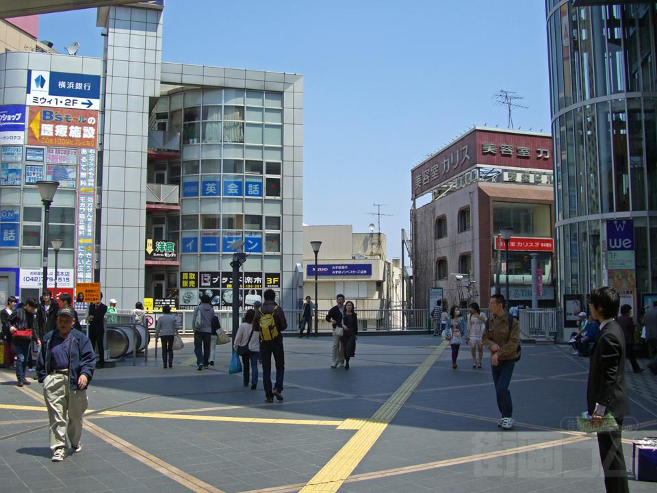 JR・京王橋本駅北口前