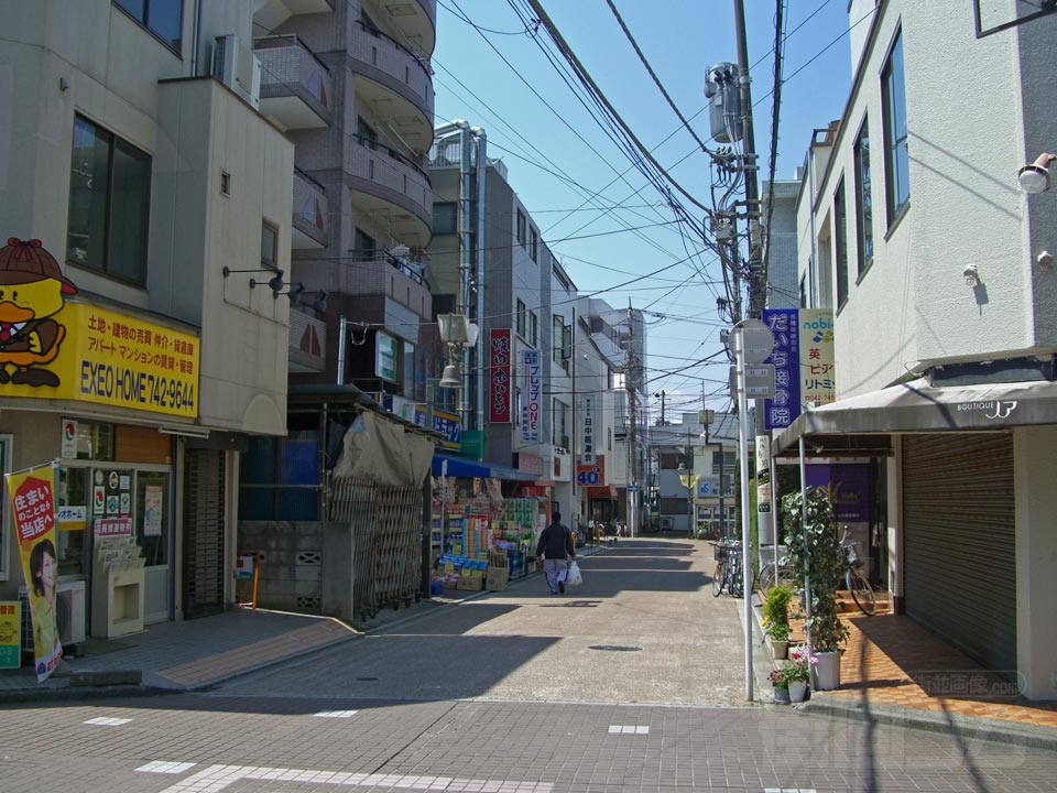 小田急東林間駅西口前写真画像