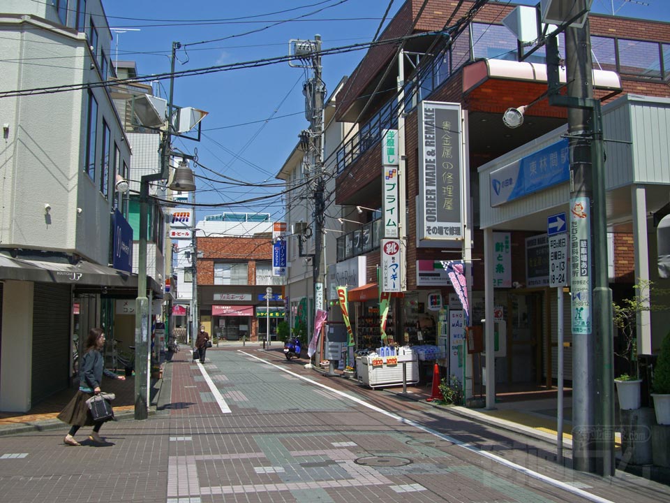 小田急東林間駅西口前写真画像