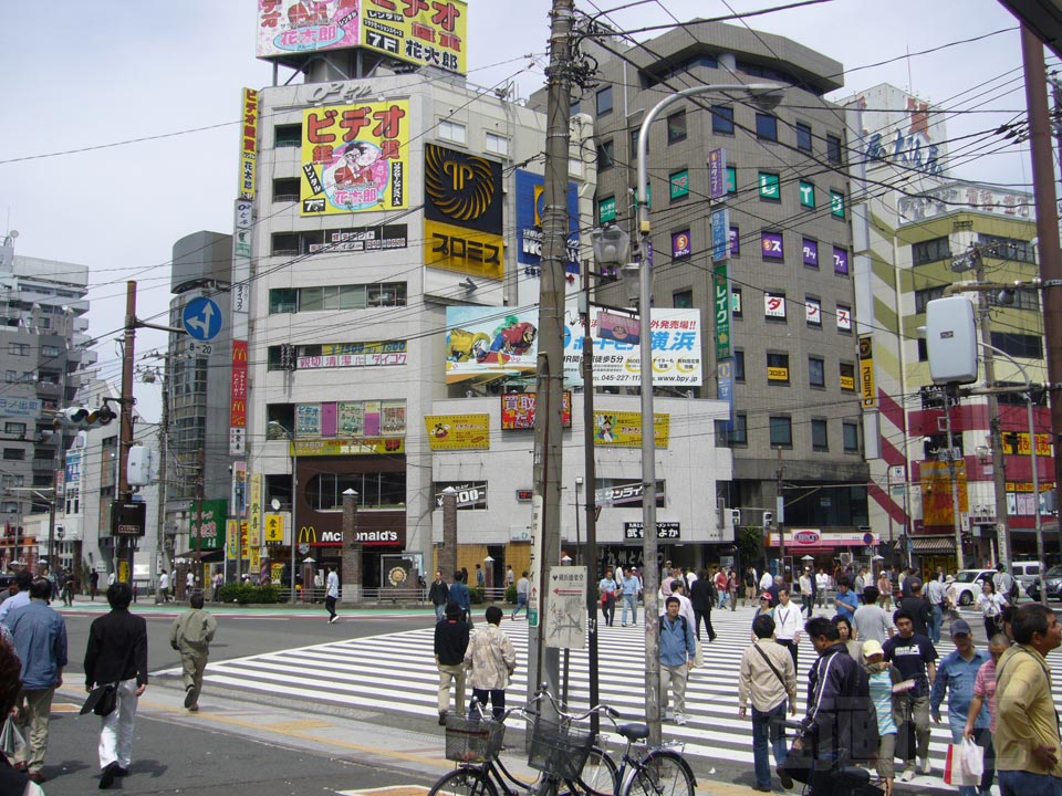 京急日ノ出町駅前写真画像