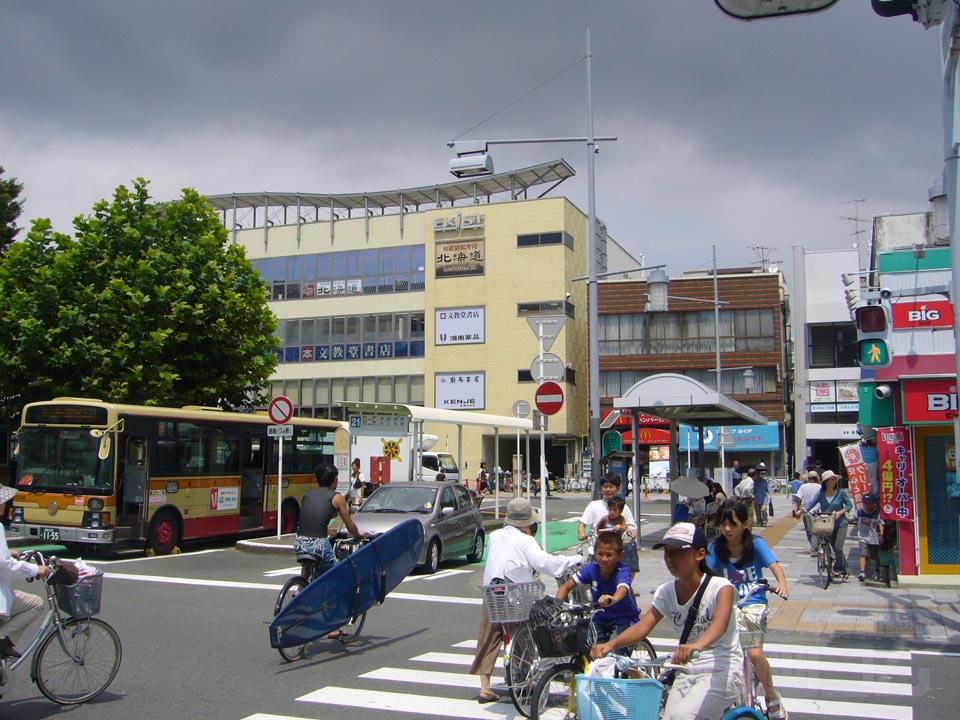 平塚駅南口交差点