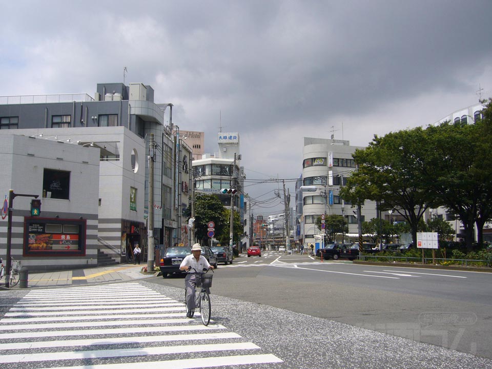 平塚駅南口交差点