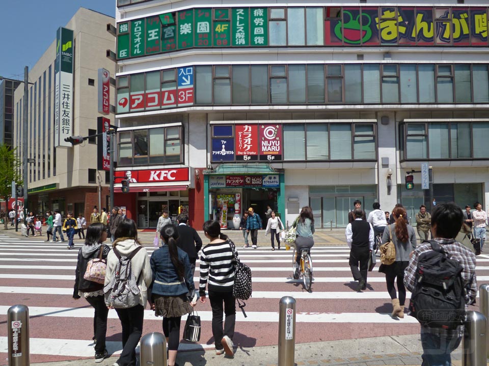 本厚木駅前スクランブル交差点