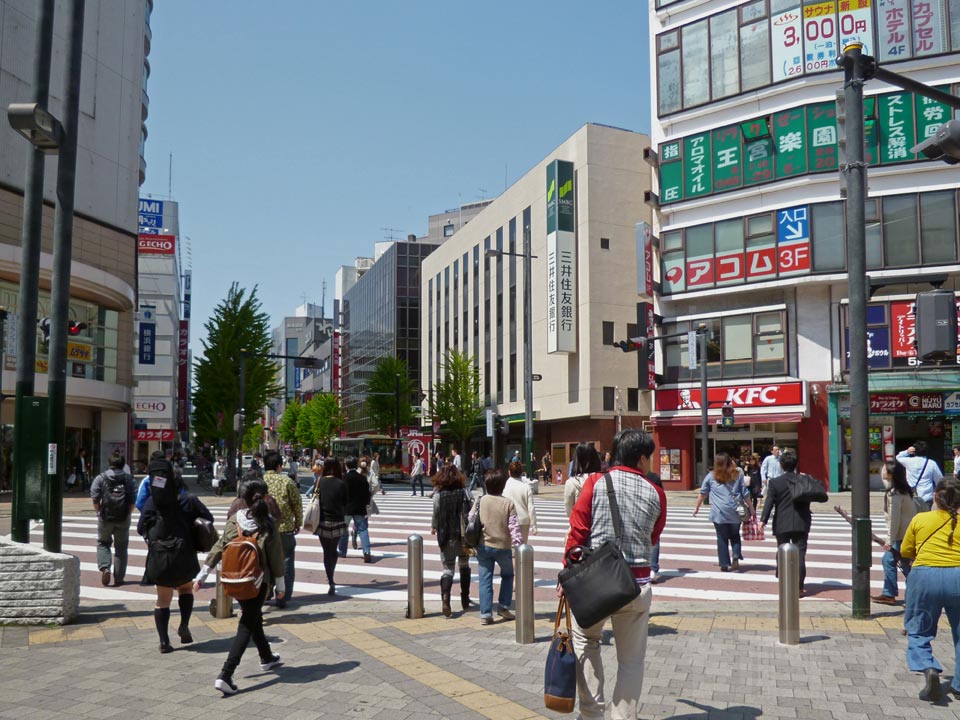 本厚木駅前スクランブル交差点