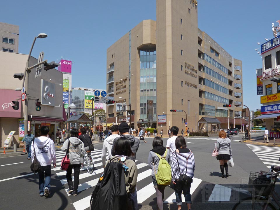 本厚木駅東口交差点