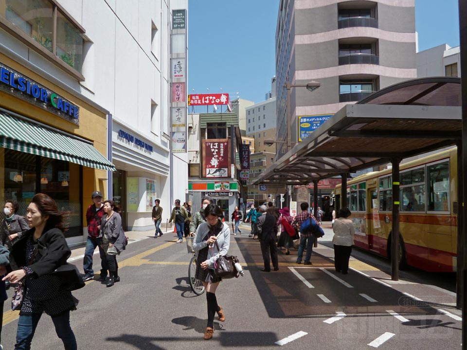 小田急本厚木駅南口前