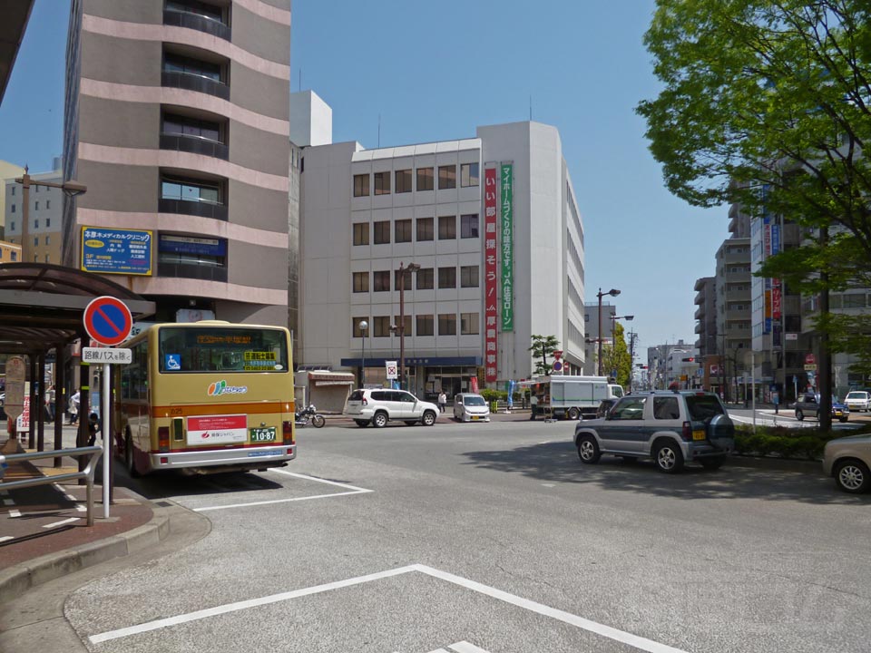 小田急本厚木駅南口前
