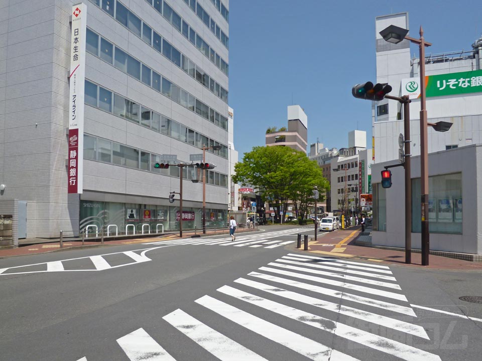本厚木駅交差点