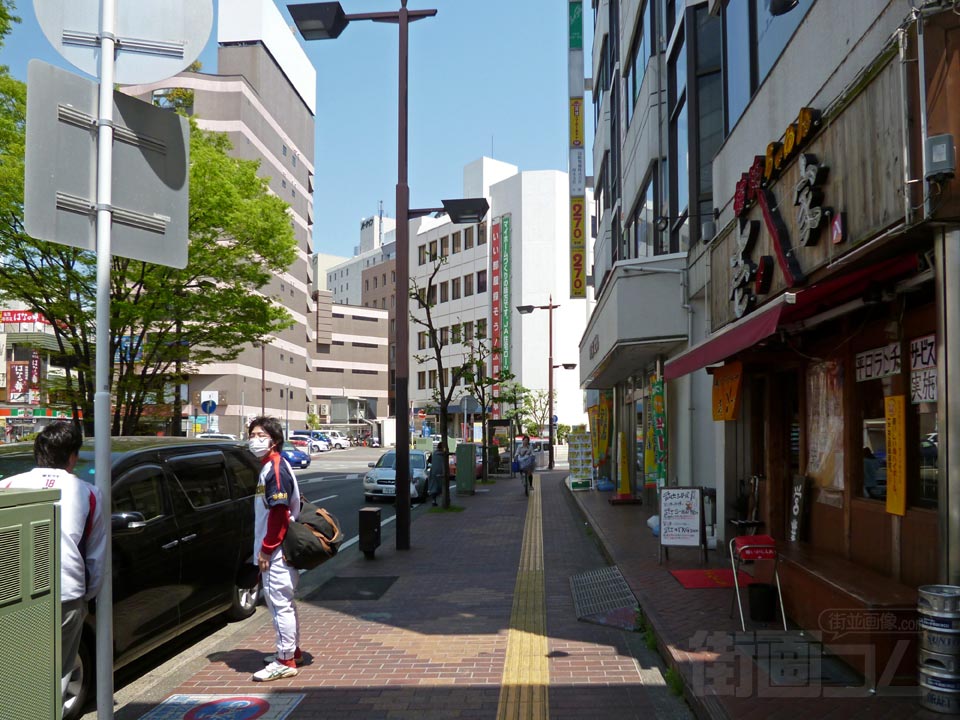 小田急本厚木駅南口前