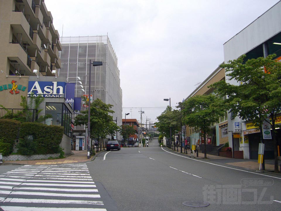 東急市が尾駅東口前