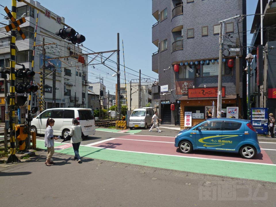 JR稲田堤駅前
