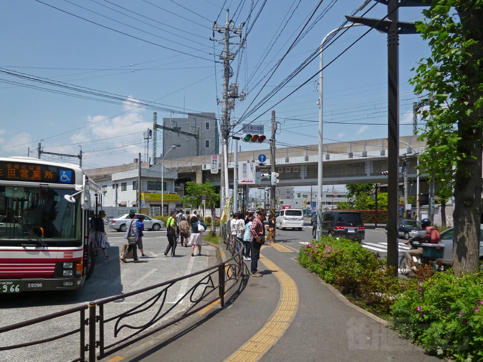 京王稲田堤駅南口前