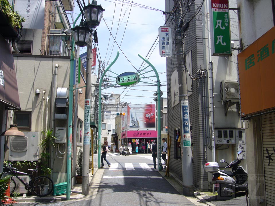 リセンヌ小路