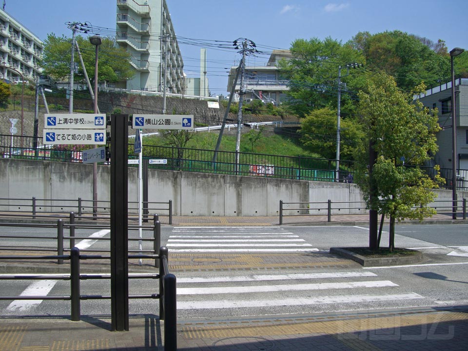 JR上溝駅東口前