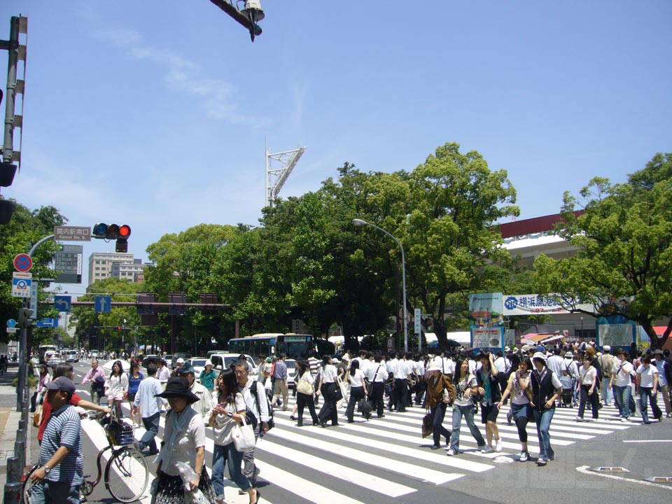 関内駅南口交差点
